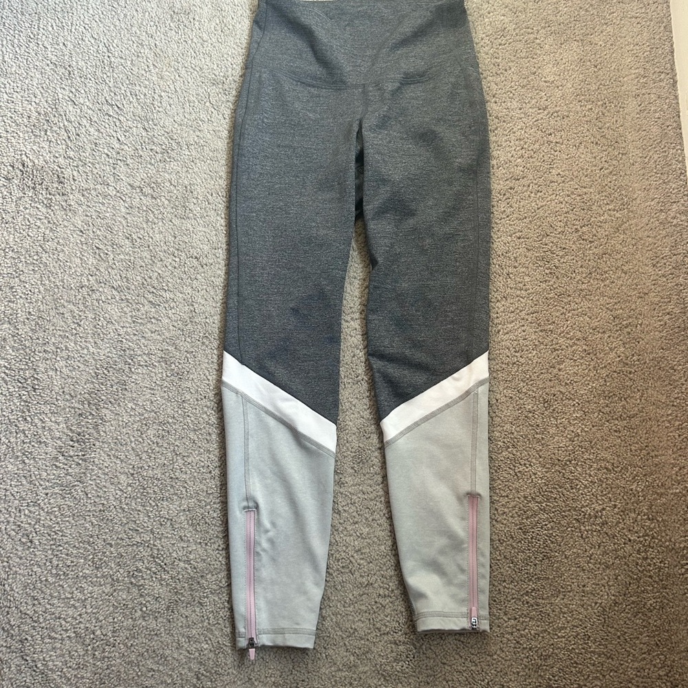 Old Navy elevate Leggings